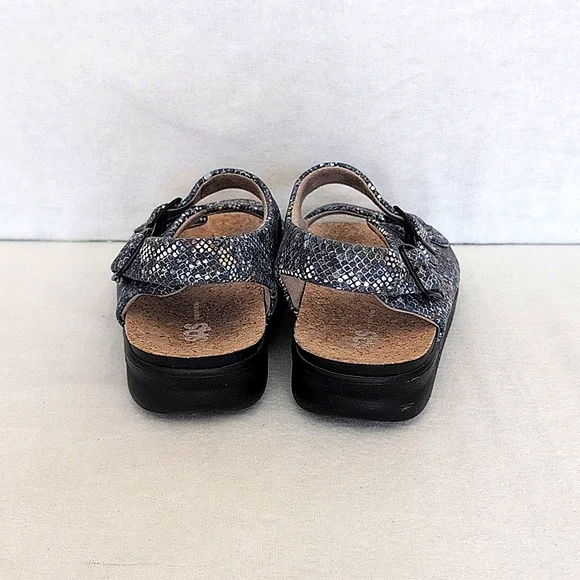 SAS Womens 9.5 Relaxed Heel Strap Sandal Blue Leather Casual Summer Vacation - Picture 5 of 8